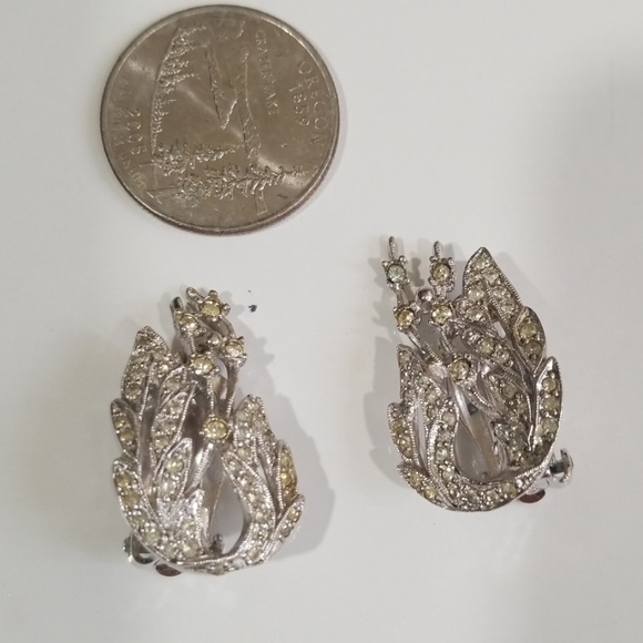 Bundle of two vintage clips earrings. - Picture 4 of 5